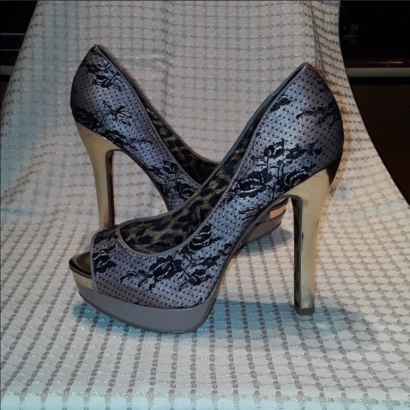 Betsey Johnson lave peep toe platform shoes - Picture 2 of 4
